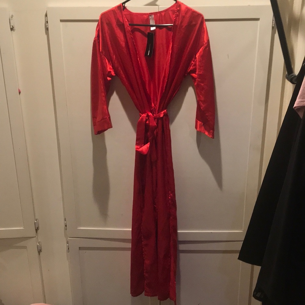 Satin Robe - Picture 2 of 4
